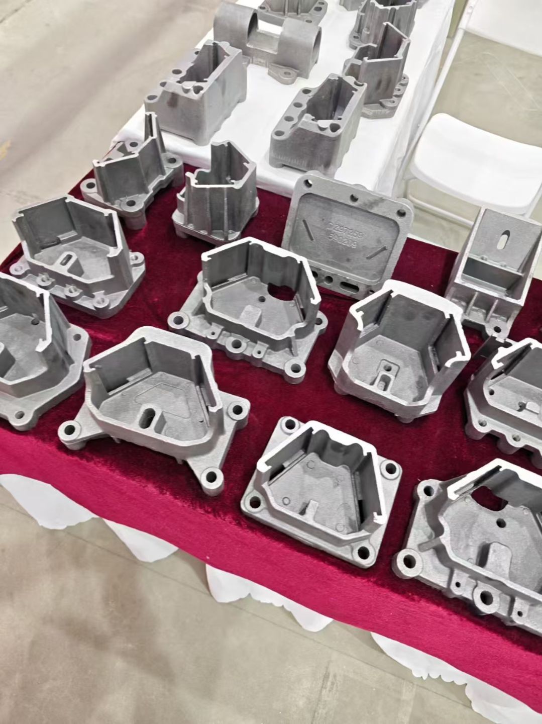 Resin Coated Sand Cast Iron Casting with Smooth Surface, Precise Dimensional Tolerance and Less Post Machining Workload for Industrial Equipment
