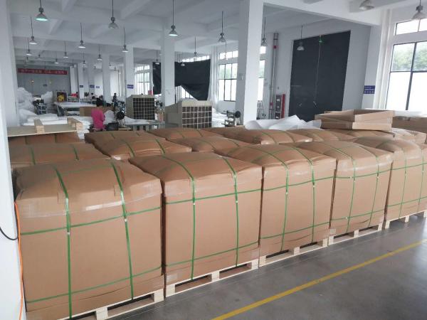 armazenamento ondulado industrial resistente do vinho tinto das caixas 900L de 1000mm