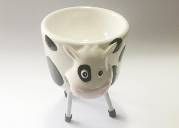 Novelty Ceramic Egg Holder , Animal Ceramic Egg Cups 3D Figure With Metal Leg