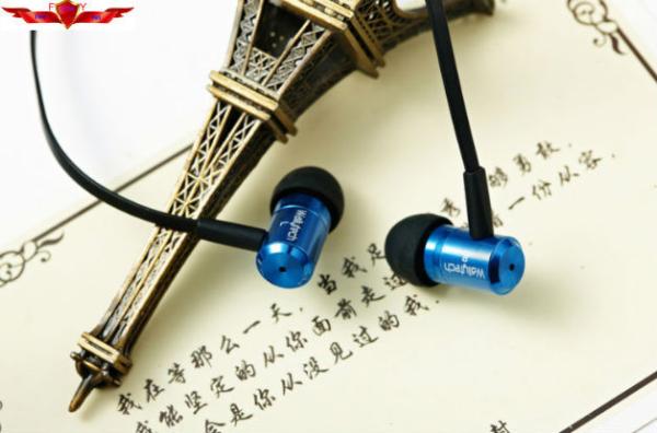 New 3.5MM Wired 1.2M High Stereo Sound Quality Earphone With MIC For Samsung Multi Color