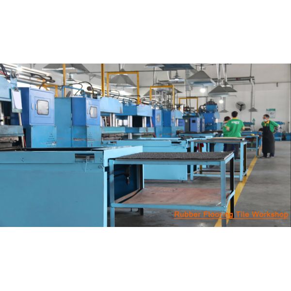 Factory Price 1-3MM 20% EPDM Rubber Playground Surface Running Track  Wet Pour Playground Surface