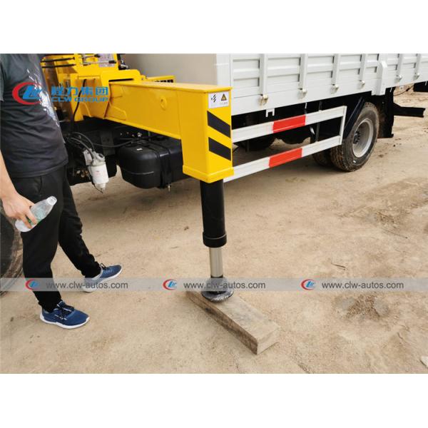 5 Meters Cargo Box Kama 5T Telescopic Crane Truck