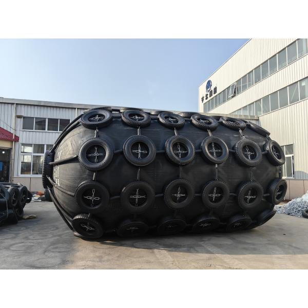 Diameter From 0.5m To 4.5m Pneumatic Rubber Fender Deflection 60%