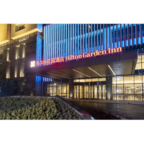 ISO14001 Standard Bedroom Storage Wardrobe Customize Size For Luxury Hotel Suites