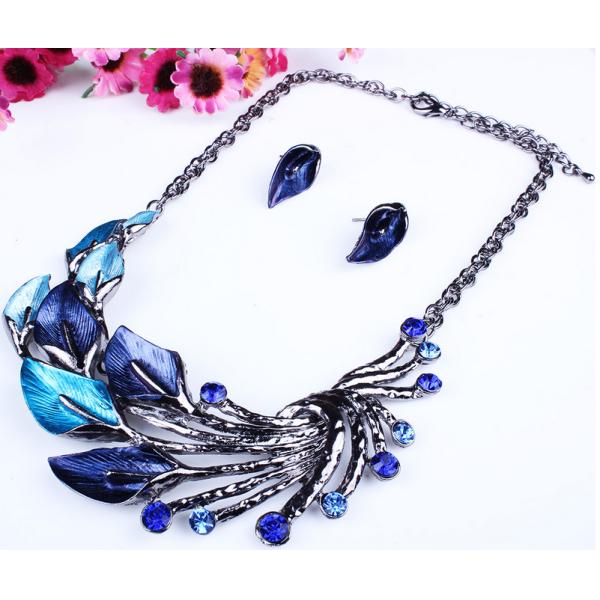 European and American retro color drip plus drill leaves sweater chain kit