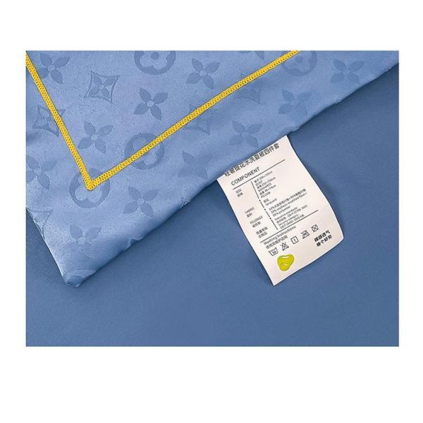 Comfortable and Breathable 200TC Satin Jacquard Quilt Set for Cool Summer Nights