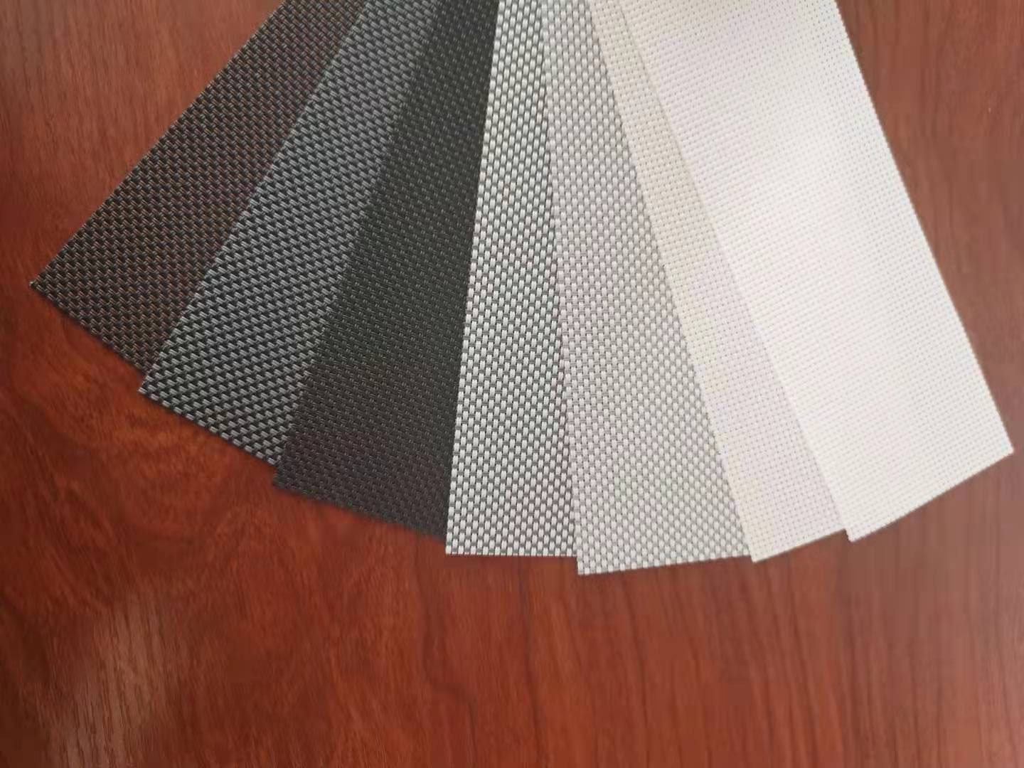 На открытом воздухе блок жары PVC 30% полиэстер 70% шторок ролика солнцезащитного крема вне