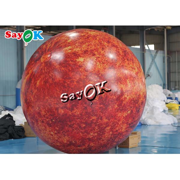 Крупный план украшения этапа концерта раздувной освещая большой горя Солнце на ночь партии