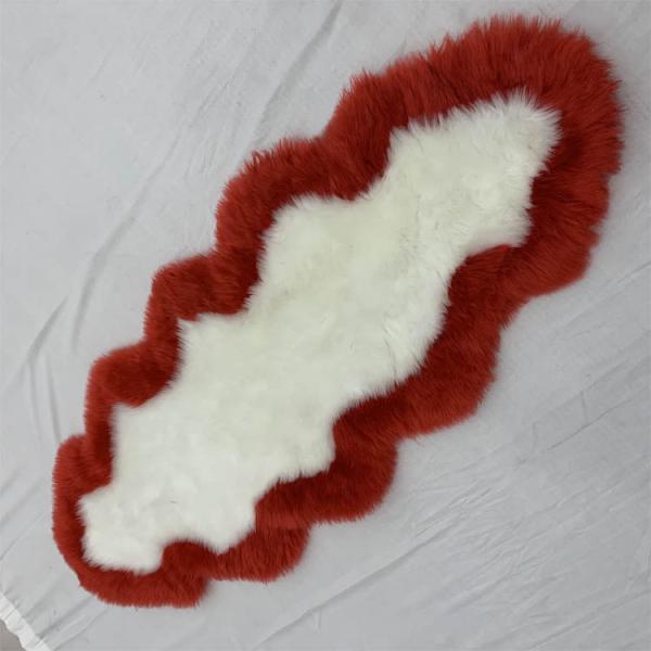 Поддельные промываемые ковры из овечьей кожи, окрашенные в бело-красный цвет