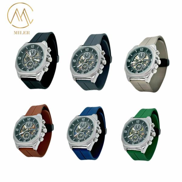 Dernière montre en quartz imperméable à l' eau avec sangle en silicone