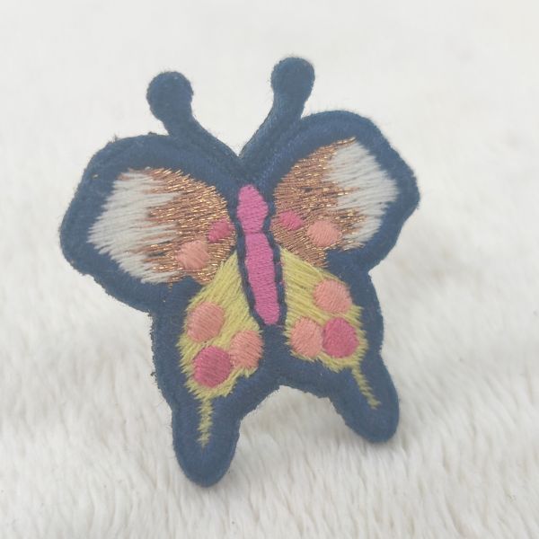 Custom High Quality Embroidery Patches Clothing Labels for Garments