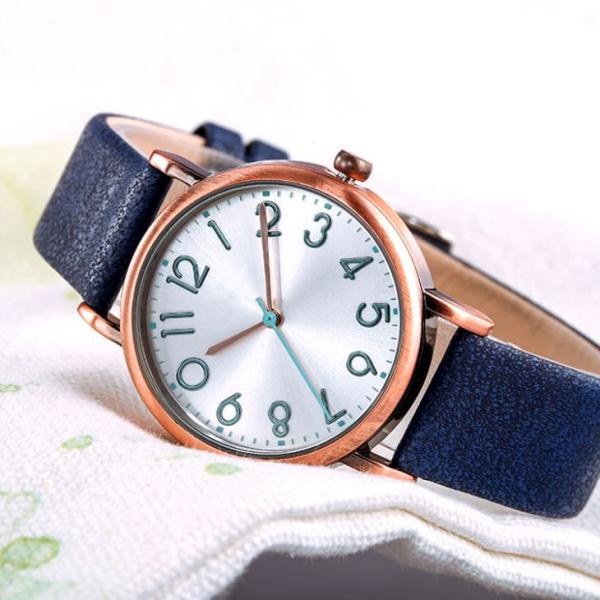 Quartz Movement Ladies Leather Watch Vogue 30m Life Waterproof Small Leather Watch