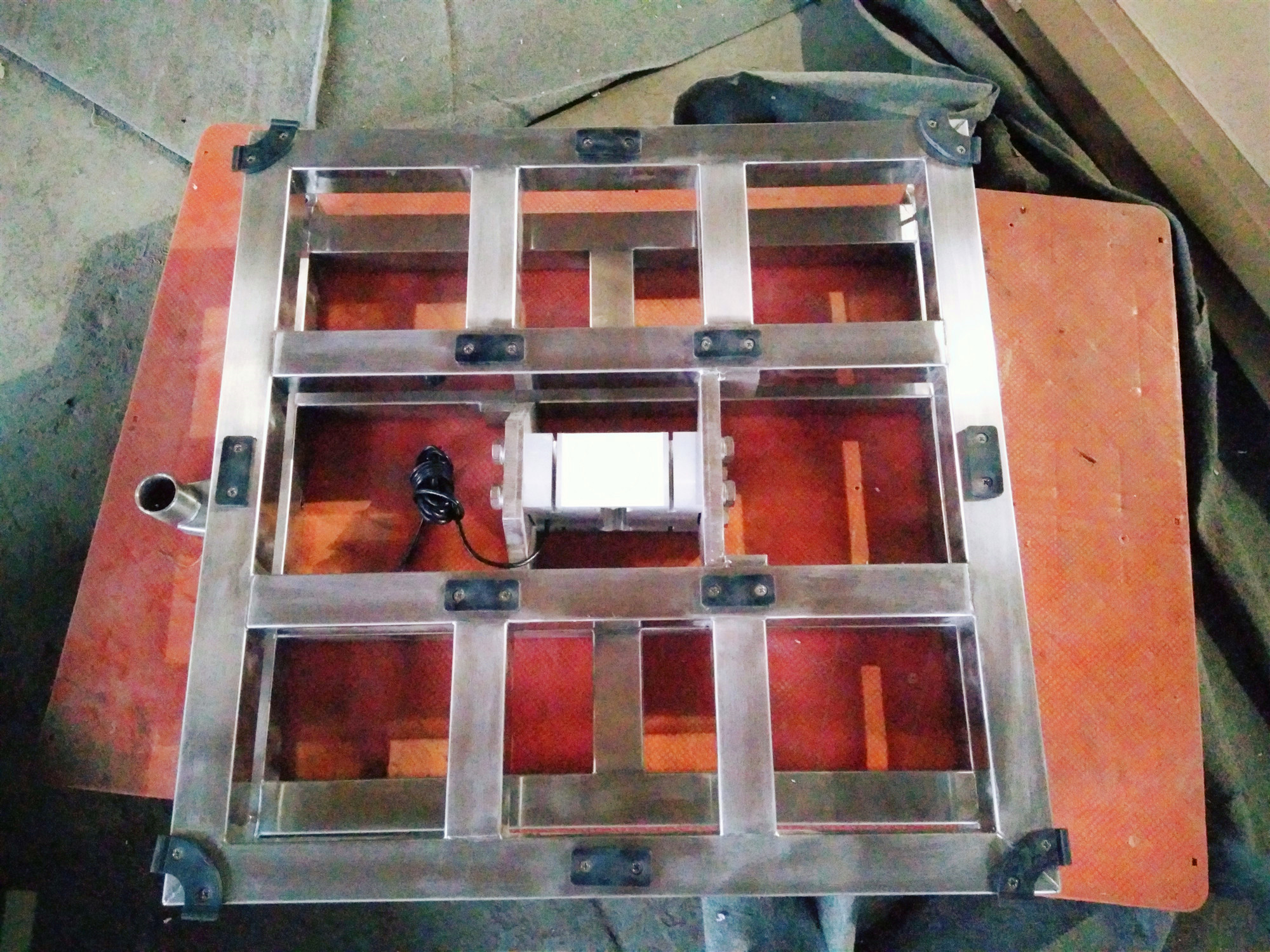 Масштаб Суда 500кг движимости 60×80км веся с колесами