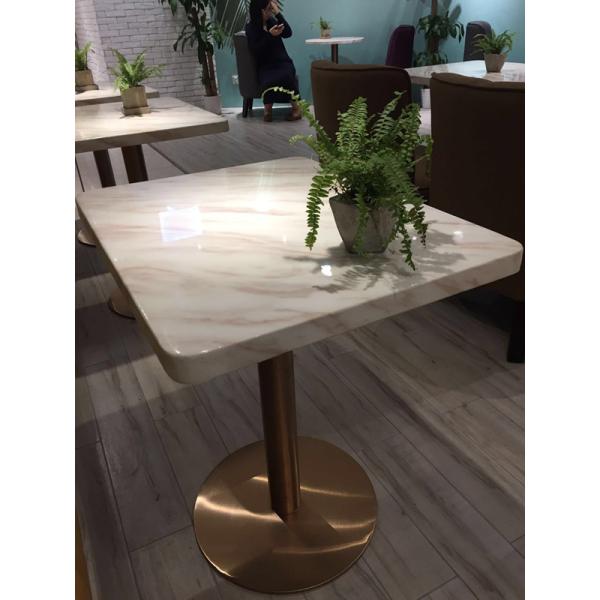 Таблица мрамора Marmo Calacatta с почищенным щеткой основанием нержавеющей стали золота для ресторана/гостиницы