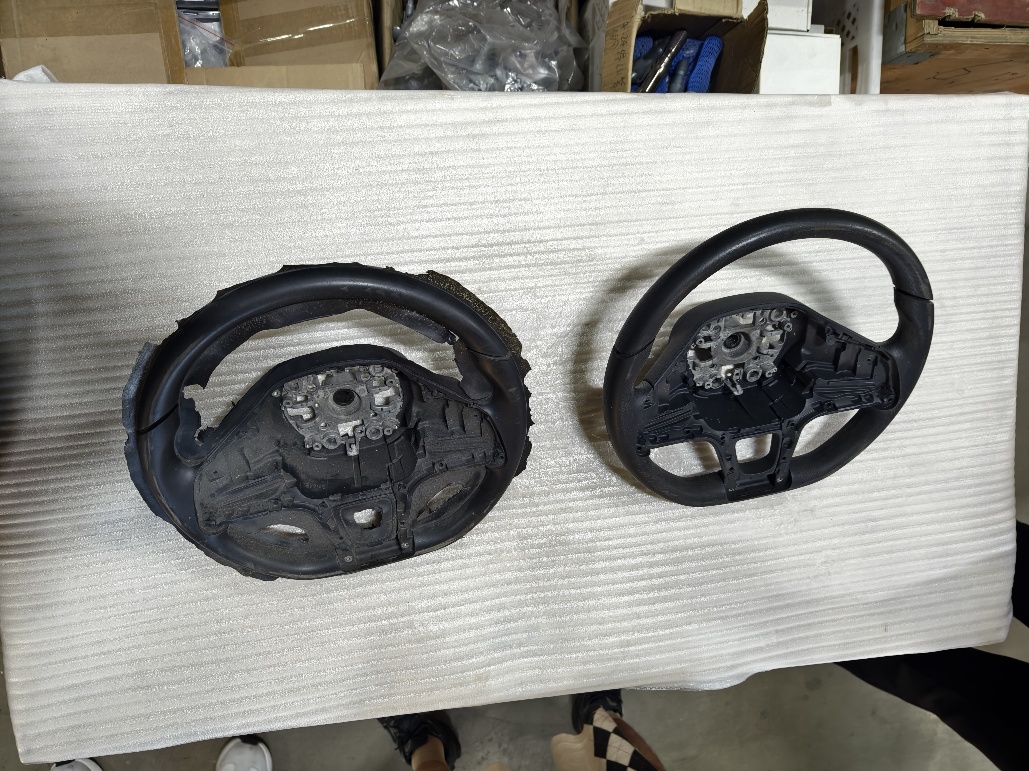 Carbon Steel Industrial Grade Robotic Deburring Machine For Plastic Steering Wheel Core