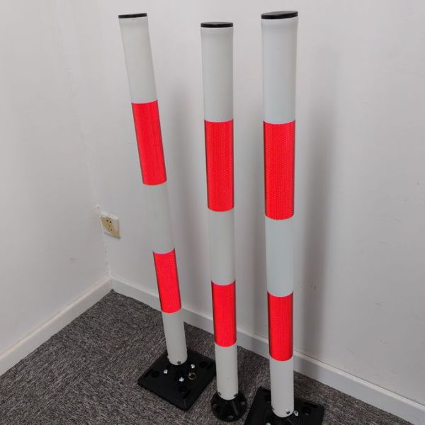 Reflective Safety Warning Bollards with Removable Base Pin Flexible Delineator 1050 Traffic Barrier Flexible PE Post