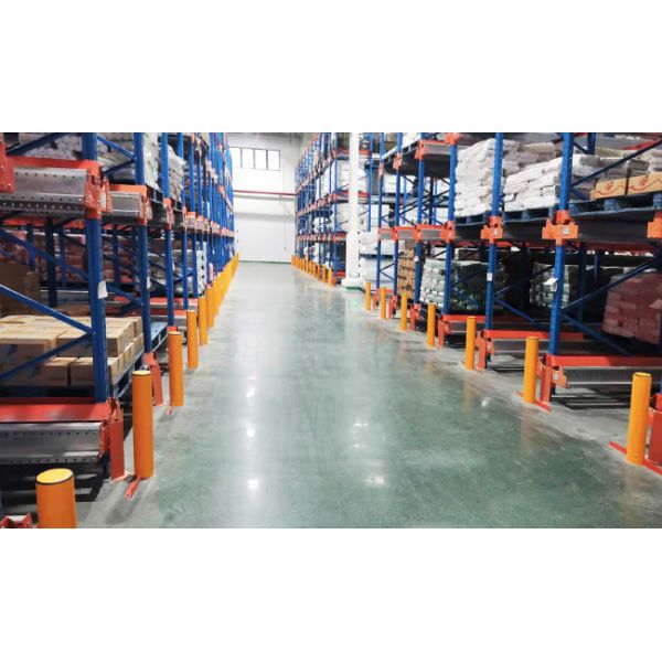 Radio Shuttle Pallet Rack Upright Protectors Rack End Guard Polymer Safety Barrier Traffic Guardrails