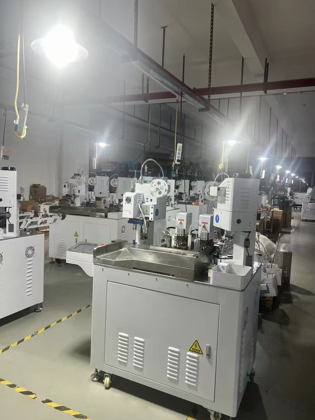 HR-6T 6Ton Crimp Pressure Semi Automatic Crimping Machine with 2.2kw Power Consumption and Compact Design 300x380x820mm