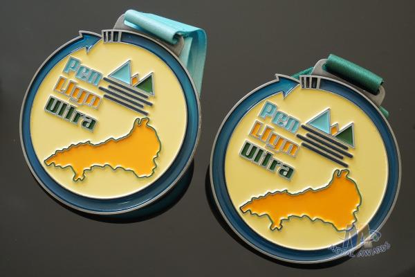 Bespoke Kids Football Awards Medals And Ribbons With Colors Soft Enamel