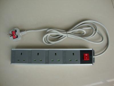 Tira BRITÂNICA horizontal da potência europeia de 4 receptáculos com interruptor para dispositivos de cozinha