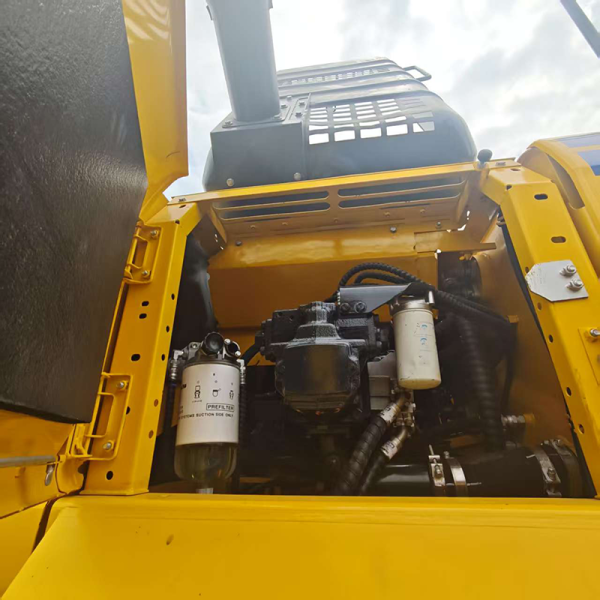 Hot Market Sale Used Komatsu PC300 Large Crawler Excavator Second Hand Hydraulic Digger Used Excavator for Mining