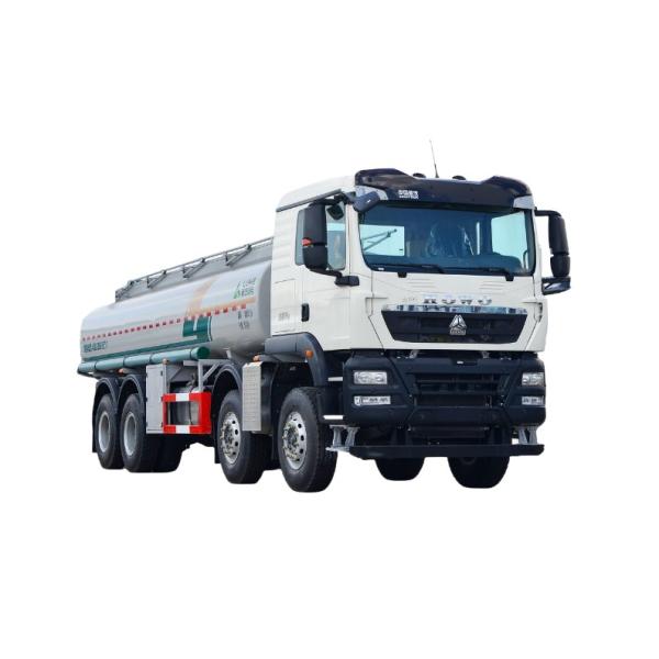 Camion lourd HOWO 350 chevaux Poids total 31 tonnes Volume 17,3 mètres cubes Sinotruk 12 boîte de vitesses 8X4 Camion d'approvisionnement en liquide