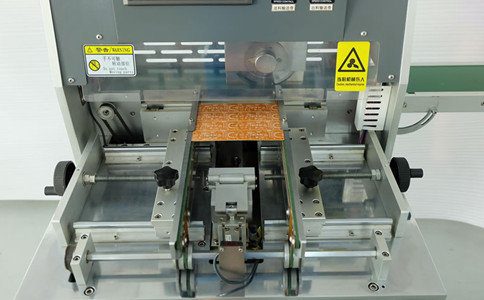 Автоматическое v режет машину PCB Depaneling для доски FR4 СИД всходит на борт MCPCB YSV-3A