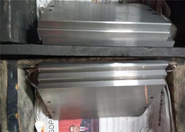 A placa do carboneto de tungstênio da elevada precisão dimensiona o costume para as lâminas fazendo à máquina