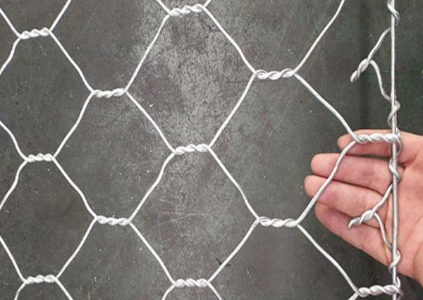 Boîte de cage en pierre métallique revêtue de zinc Boîte de panier en gabion 60*80mm Pour le mur de soutènement