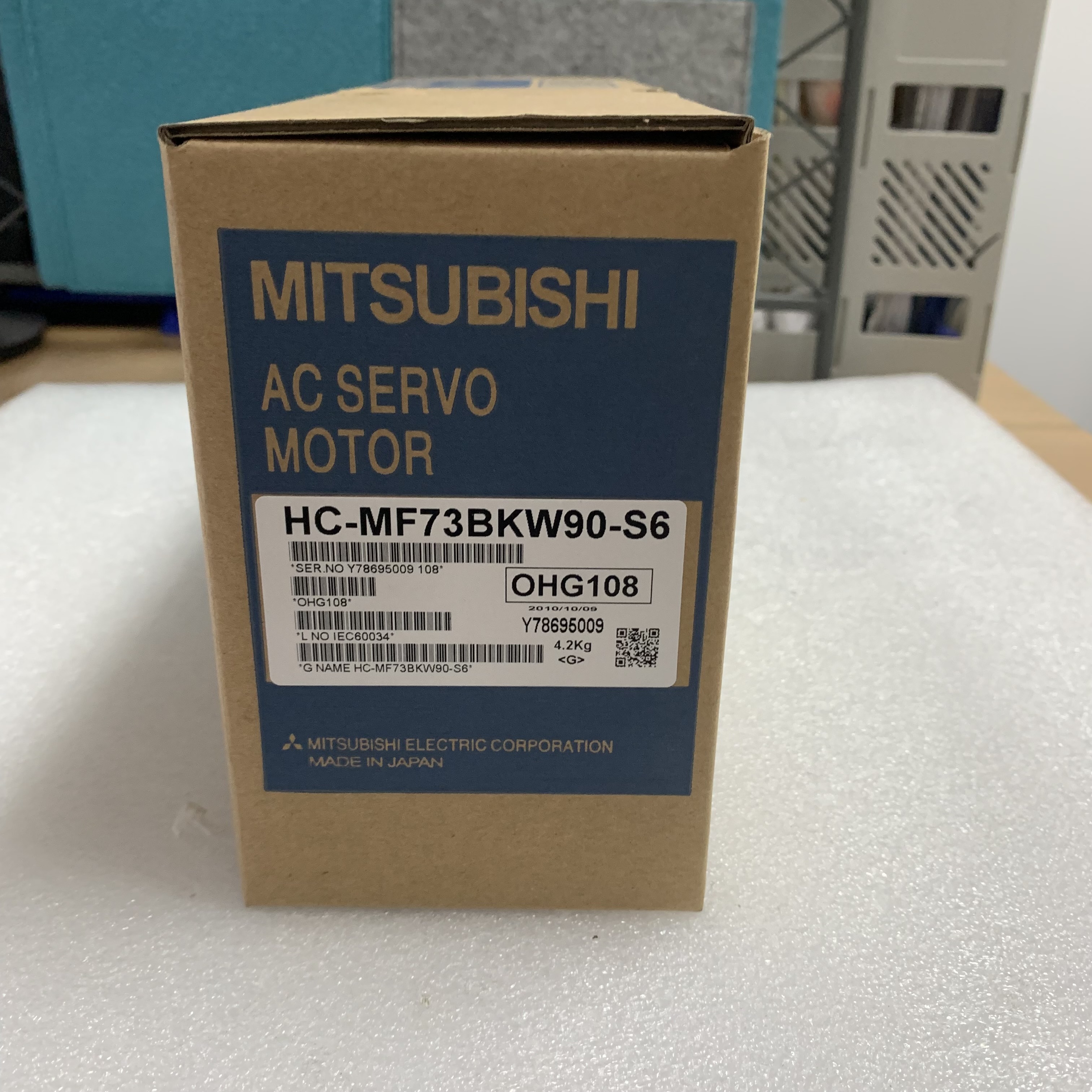 УЧАСТОК 750 w 117 v мотора сервопривода 3 AC Мицубиси HC-MF73BKW90-S6 3000 RPM 5,2 ЦЕНА CIB НОВАЯ И ПЕРВОНАЧАЛЬНАЯ ХОРОШАЯ