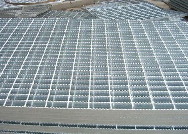 Galvanized Serrated Steel Grating For Floor Plate Q235low Cardon Material