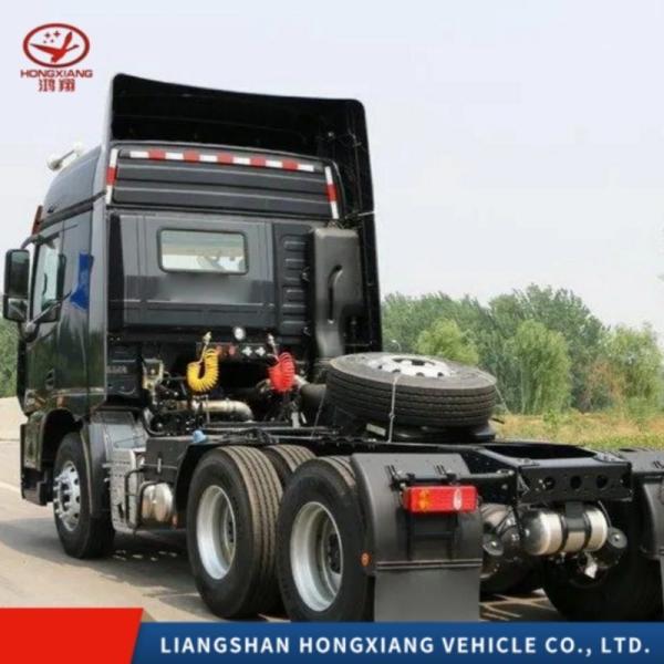 6X4 Diesel Multiple Forward Gears Sinotruk HOWO Tractor Truck with Engine Capacity＞8L