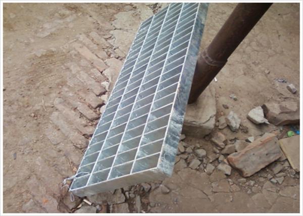 Catwalk Pressure Locked Steel Grating Hot Galvanized Building Material