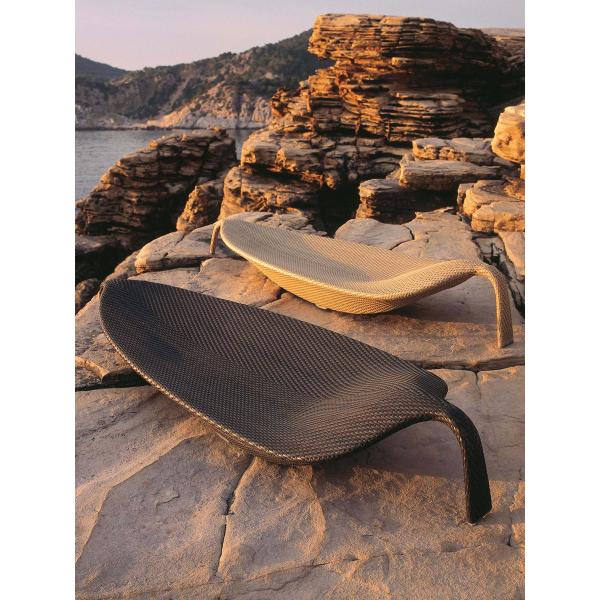 Modern Villa Beach Lounger Swimming Pool Leisure Chair PE Rattan Lounge Bed