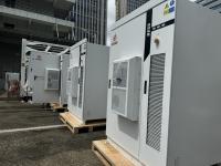 Système de stockage d'énergie de batterie industrielle LiFePO4 certifié UL IP55 107,52 KWH - 125,44 KWH
