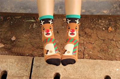 Cartoon christmas deer patterned design winter cotton socks for women