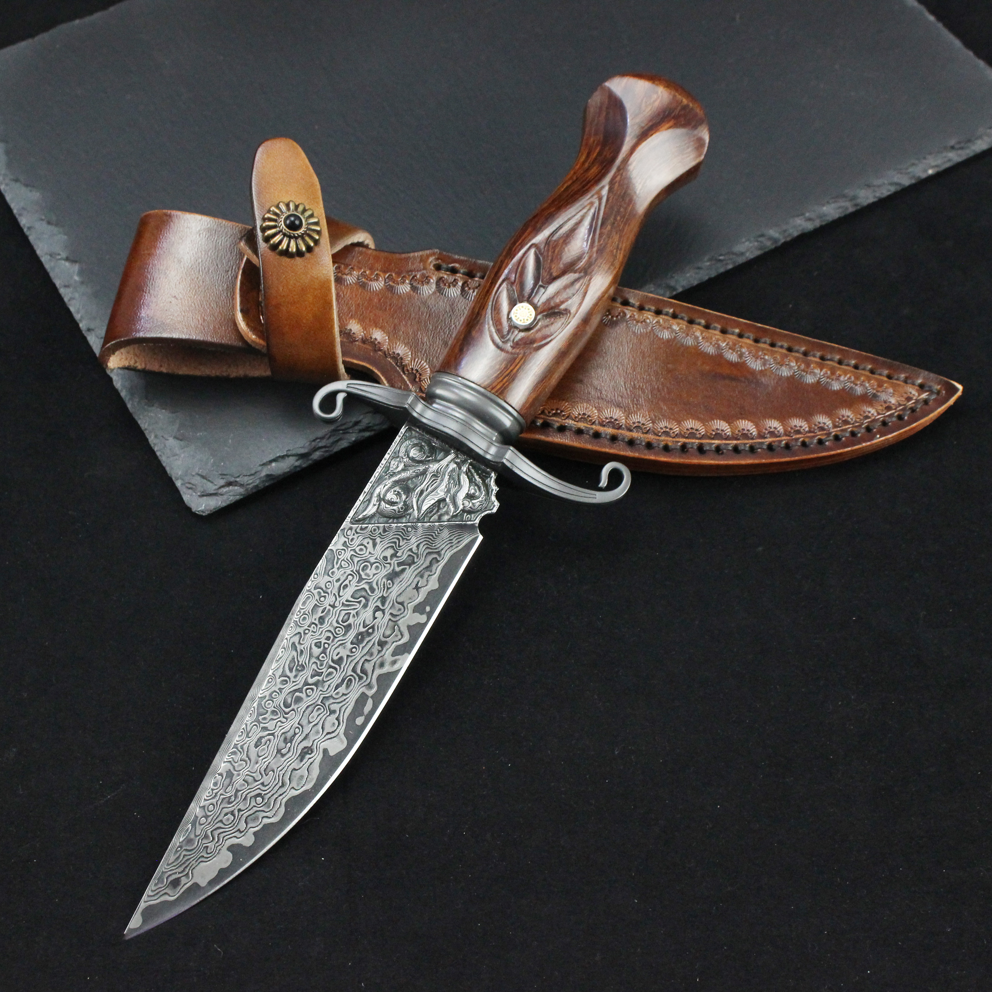 High Quality Damascus Fixed Blade Knife Sand Iron Wood Handle Hunting Survival Knife Camping