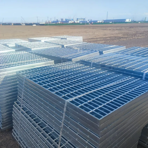 Hot-Dip Galvanized Steel Grating with Serrated Surface and Customizable Sizes for Drain Cover and Walkway Platforms