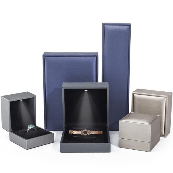 Pinceau de finition en cuir en PU LED Box de stockage de bijoux de plusieurs couleurs
