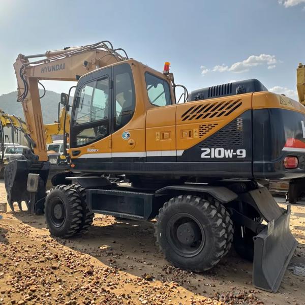 Excavatrice Hyundai 210 d'occasion de 2019, mini-pelle d'occasion à roues pour la construction