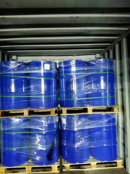 Catalisador de aminas voláteis baixas para melhorar a resiliência da esponja