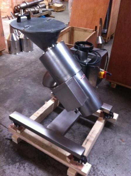 100kg/H Dry Wet Type Granule Making Machine For Pharmaceutical Industry
