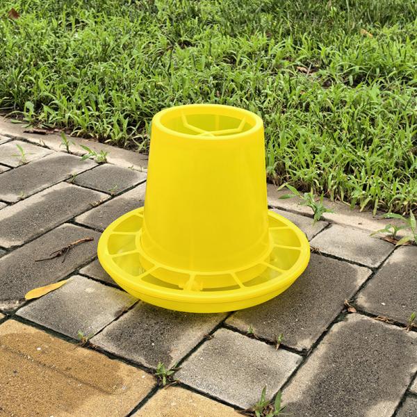 5 Quart Plastic Water Feeder For Poultry Reduces Water Consumption And Increases Farming Efficiency