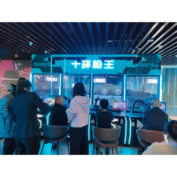 4-Player Real Gun Shooting Game Machine  Commercial Coin-Operated Sports Simulator Sports Q3/Q4 Model Shooting Arcade Machine Live-Fire Simulation Game for FECs