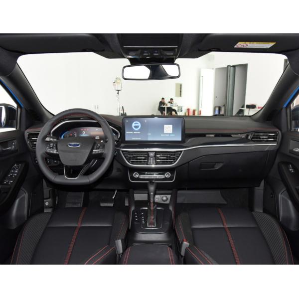 Форд фокусирует седан 2022 мест бензина 5 3-отсека автоматический