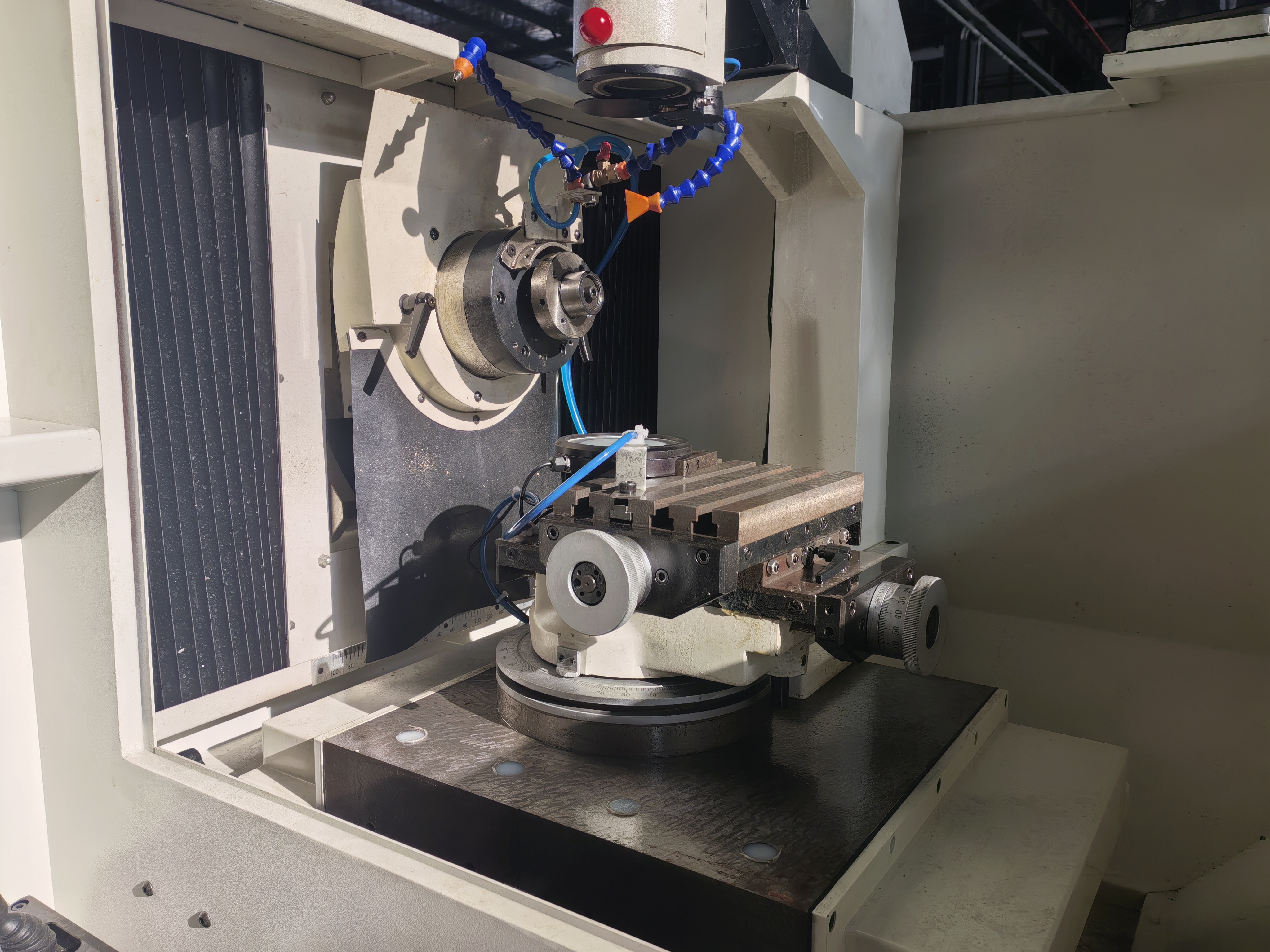 BT150N 3Axis PCD Tool Grinding Machine CNC Grinder with Grinding Wheel Oscillation Workpiece Rotation and Feed Axis for Tool Grinding
