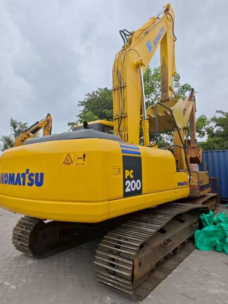 Komatsu PC200-7 Excavator 19700 kg with 0.8-1.0 m³ Bucket