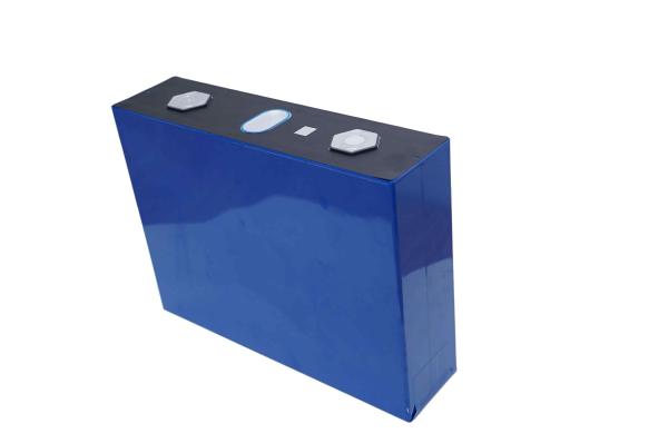 587AH Celdas de batería de iones de li 3.2V Protección de sobre descarga de voltaje Batería de celda profunda
