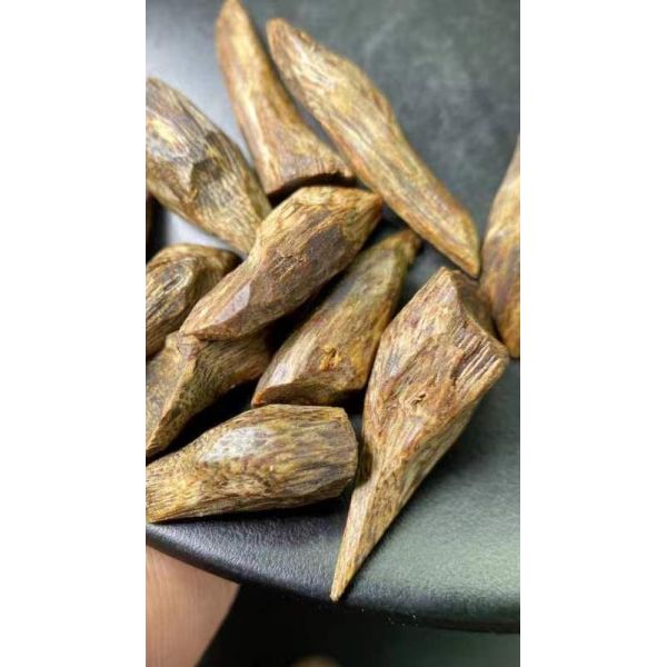 Natural White Qinan Agarwood Oud Cone Crushed Wood Smoked Spices Old Materials