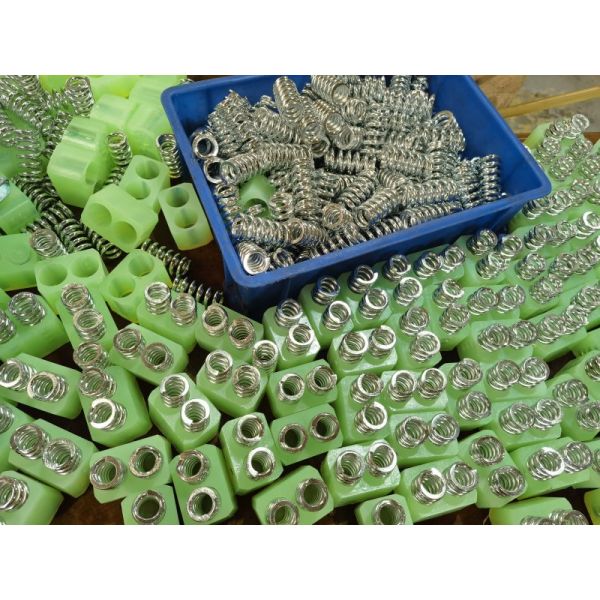 Industrial Impact Resistant Shock Absorbing Spring Casters Load Bearing Heavy Duty Castors Wheels  Loaded Equipment.